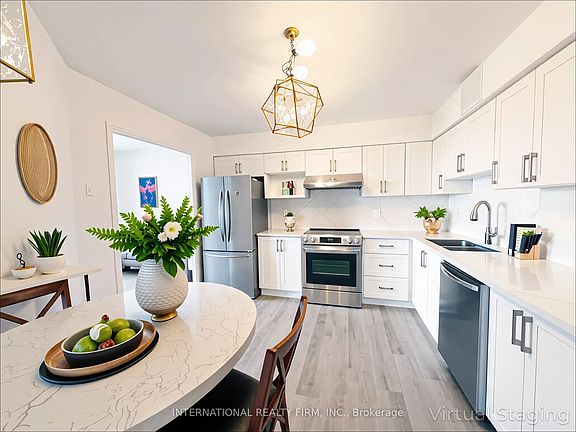5th image of 75 Graydon Hall Dr #Penthouse 03