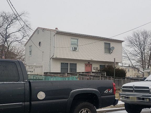 3rd image of 157 Larch St