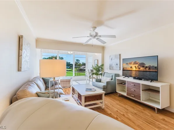 1724 Pine Valley Dr APT 318, Fort Myers, FL 33907