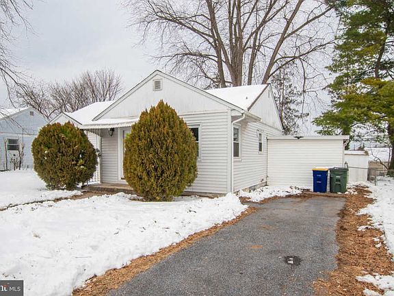 3rd image of 1316 Carlisle Rd
