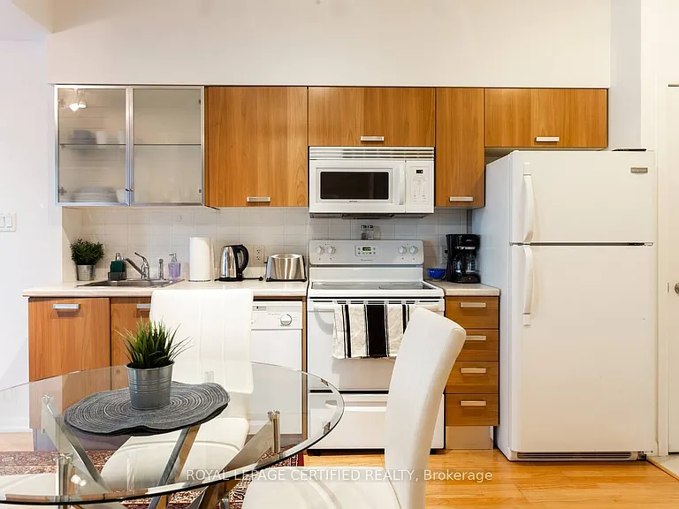 38 Grenville St #3210 — Photo 2