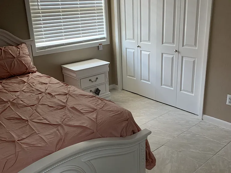 1810 Lexington St — Photo 11
