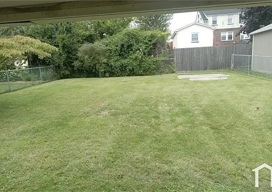 588 Summit St — Photo 19