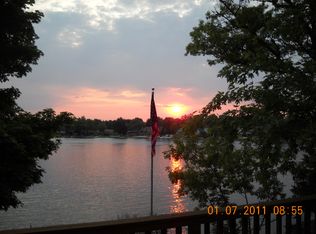 2937 Lansdowne Rd, Waterford, MI 48329