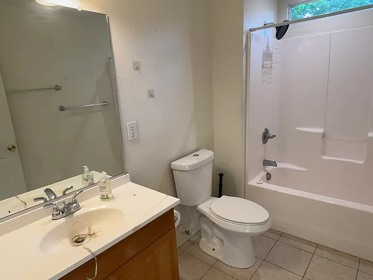 2604 Elkhart St — Photo 29