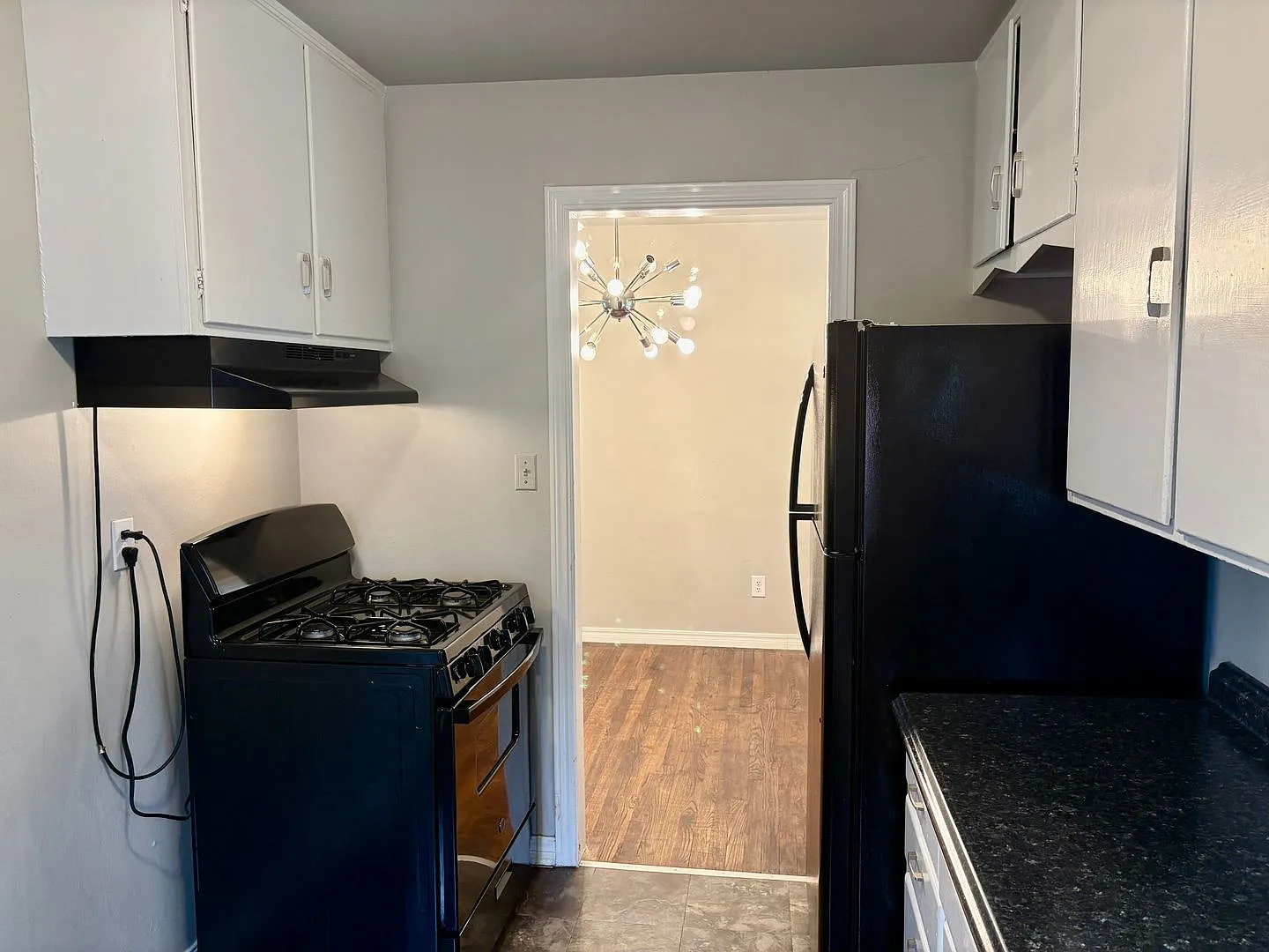 Two bedroom bungalow in The Village — Photo 3