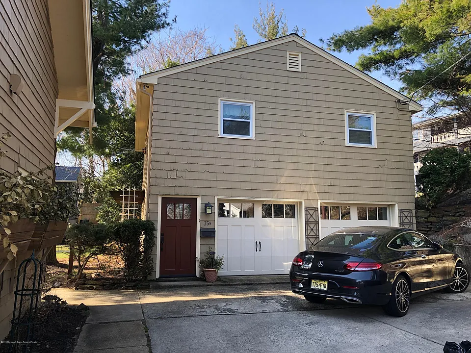 35 Portland Rd #1/2