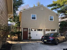 35 Portland Rd, Highlands, NJ