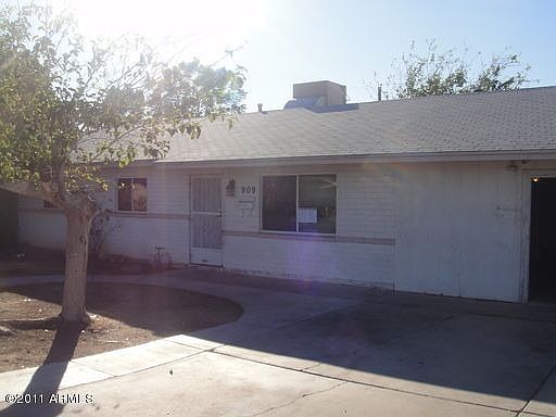 1st image of 909 E 10th Dr