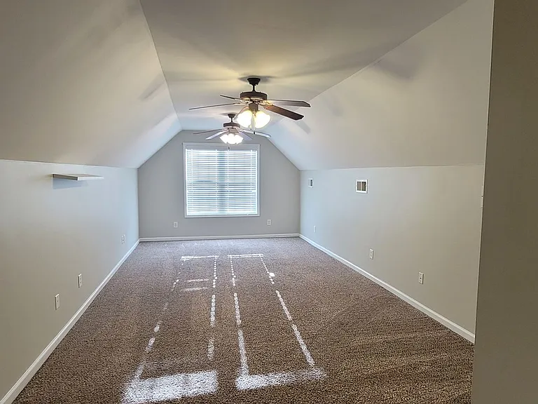 8022 Raymede Ct — Photo 12