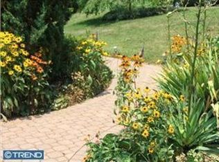 21 Red Oak Dr, Lincoln Univ, PA 19352