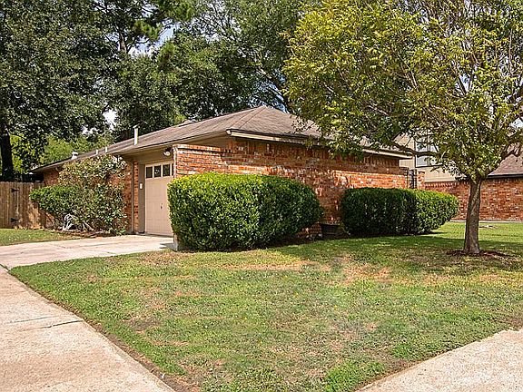3rd image of 7503 Blanco Pines Dr
