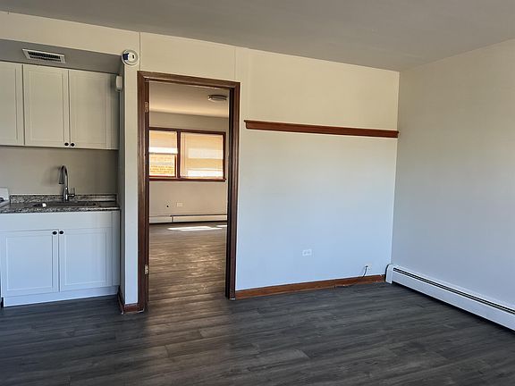3rd image of 2449 W 119th St #11192639