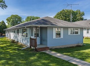 662 11th St, Baraboo, WI 53913