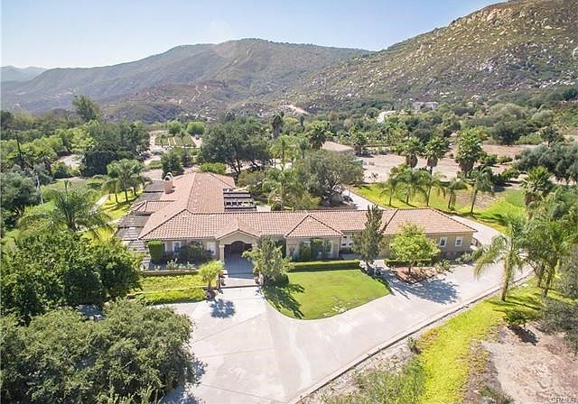 1st image of 43880 Calle Colina
