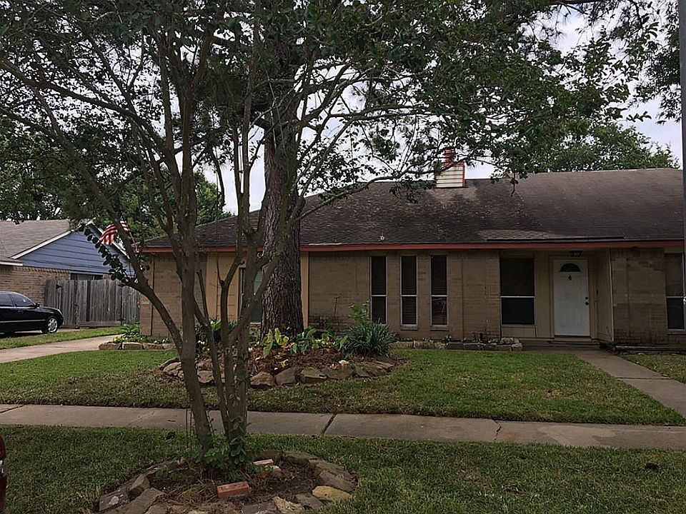 1st image of 19534 Woodglen Dr