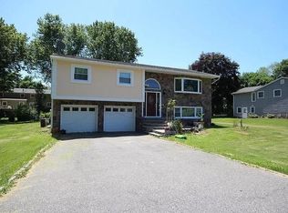 39 Mark Ln, New City, NY 10956