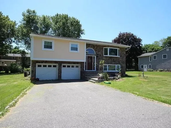 39 Mark Lane, New City, NY 10956