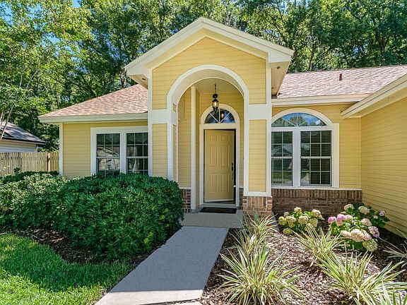 3rd image of 2135 Hovington Cir E
