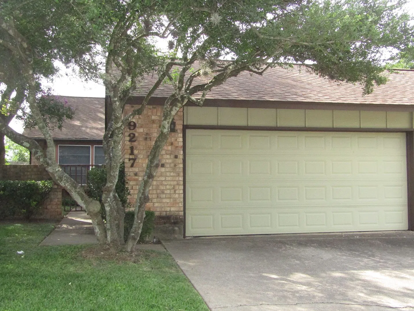 9217 Singing Quail Dr 78758 | 2 Bedroom 2 Bath 2 Car Garage $2195 — Photo 2