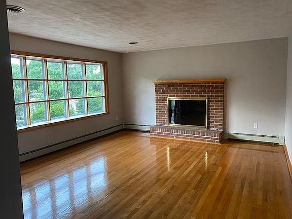 3rd image of 432 Petty Ave