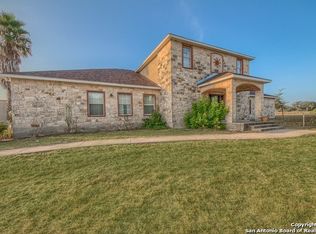 107 Ranch Country Dr, La Vernia, TX 78121