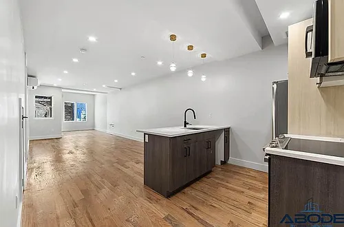 242 Montrose Ave #1A Photo 1 242 Montrose Ave #1A Photo 1