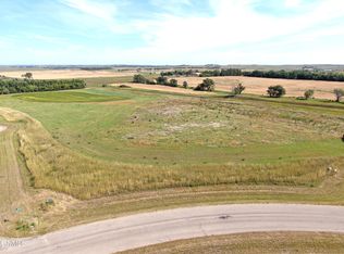 20002 Acadia Pl, Bismarck, ND 58503