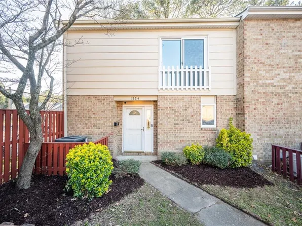 1224 Glyndon Dr, Virginia Beach, VA 23464