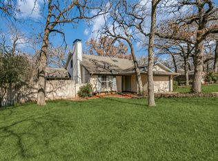 310 Lone Oak Cir, Euless, TX 76039