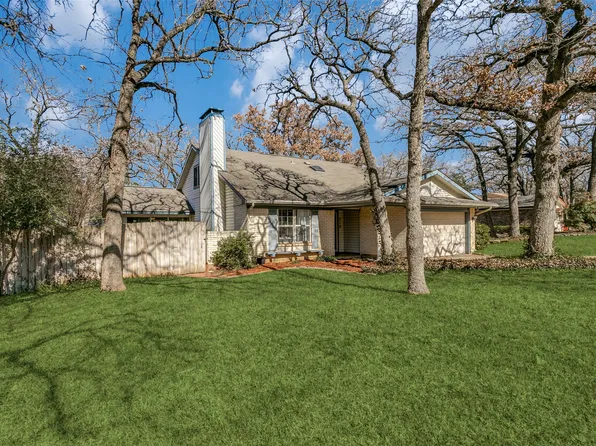 310 Lone Oak Cir, Euless, TX 76039