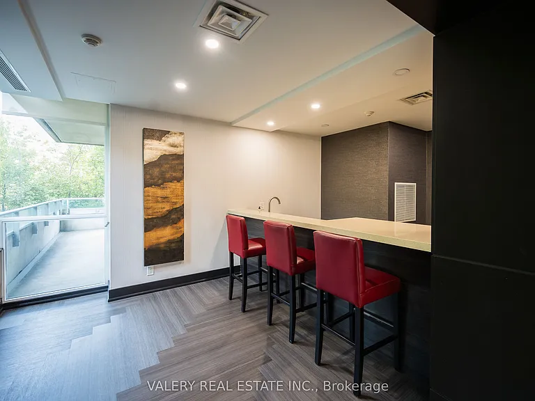 1055 Southdown Rd #201 — Photo 29