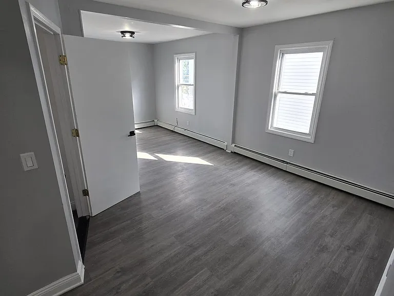 19 E 19th St #2 — Photo 4