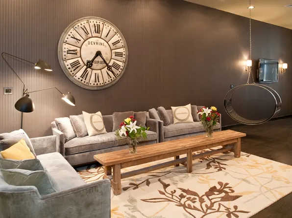 301 Sullivan Place image 8 of 36