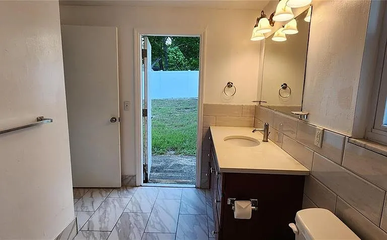 2408 Kimberly Dr — Photo 25