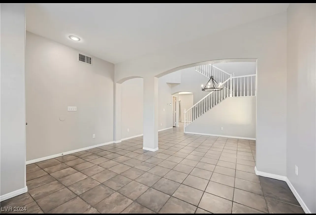 4225 Capri Canyon Ct — Photo 2