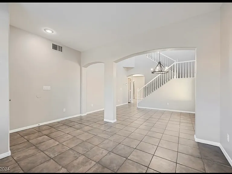 4225 Capri Canyon Ct — Photo 3