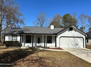 9016 Old Walnut Rd, Ocean Springs, MS 39564