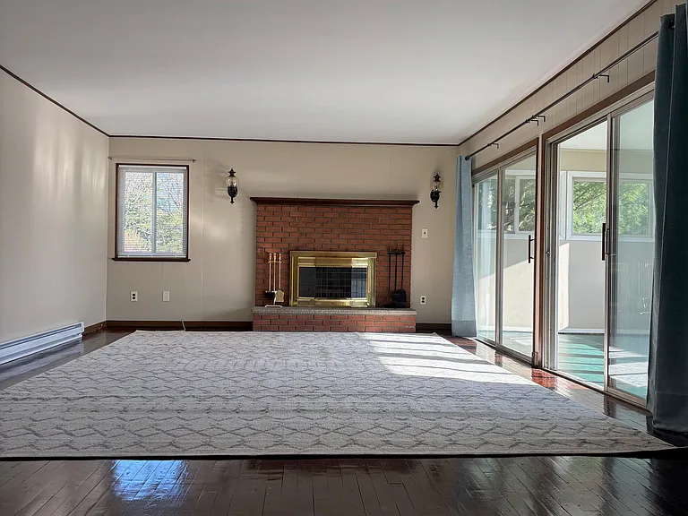 274 Lake Shr E #C — Photo 1