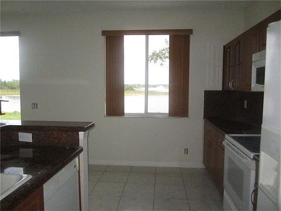 3rd image of 1545 Salerno Cir