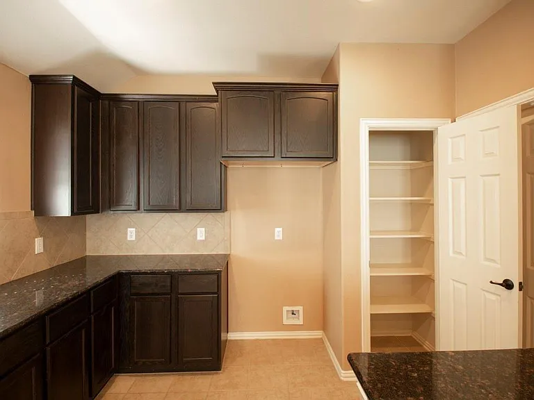 417 Hackberry Dr — Photo 16