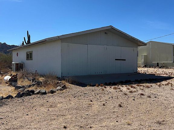 5th image of 52301 W CARDINAL Road