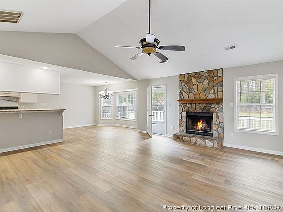 5th image of 107 Hollow Ln