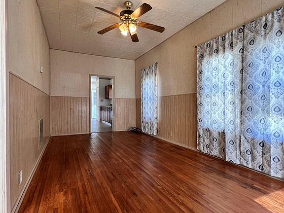 3rd image of 2124 Avenue D