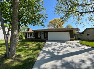 6264 Thorncrest Dr, Greendale, WI 53129