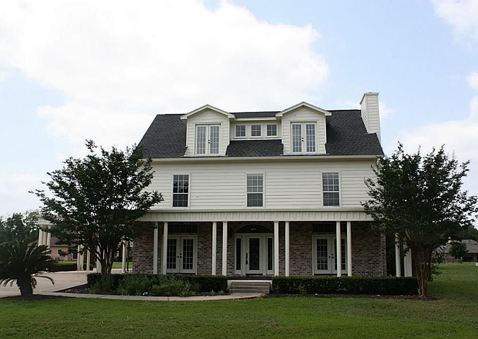 1st image of 33103 Whickham Cir
