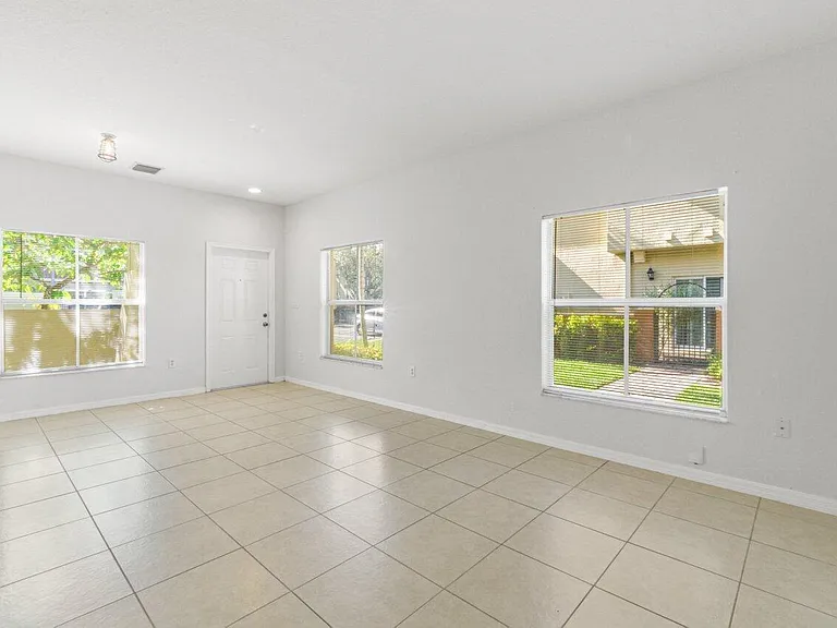406 Lake Monterey Cir — Photo 4