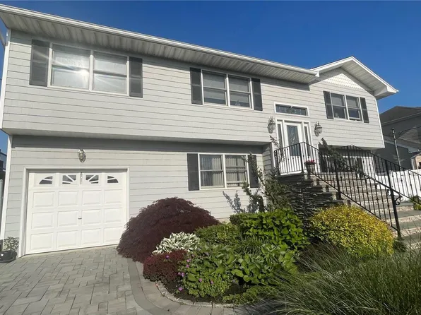 2881 Arrowhead, Seaford, NY 11783