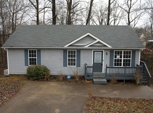 945 Applegrove Cir, Clarksville, TN 37040