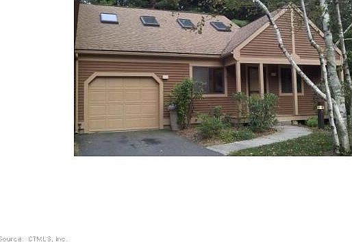 1st image of 5 Stonington Ct